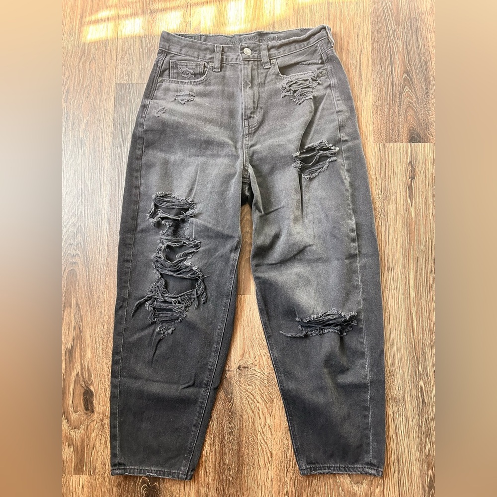 American Eagle Jeans Womens 2 Short Black Distressed Relaxed Mom Denim Y2K 90s